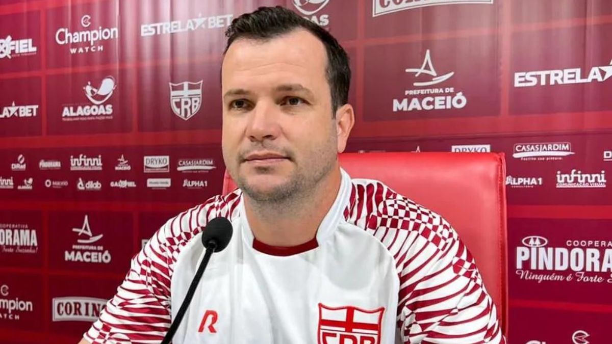 CRB: Daniel Paulista se queixa de pênalti não marcado em lance revisado por VAR contra o Botafogo-SP