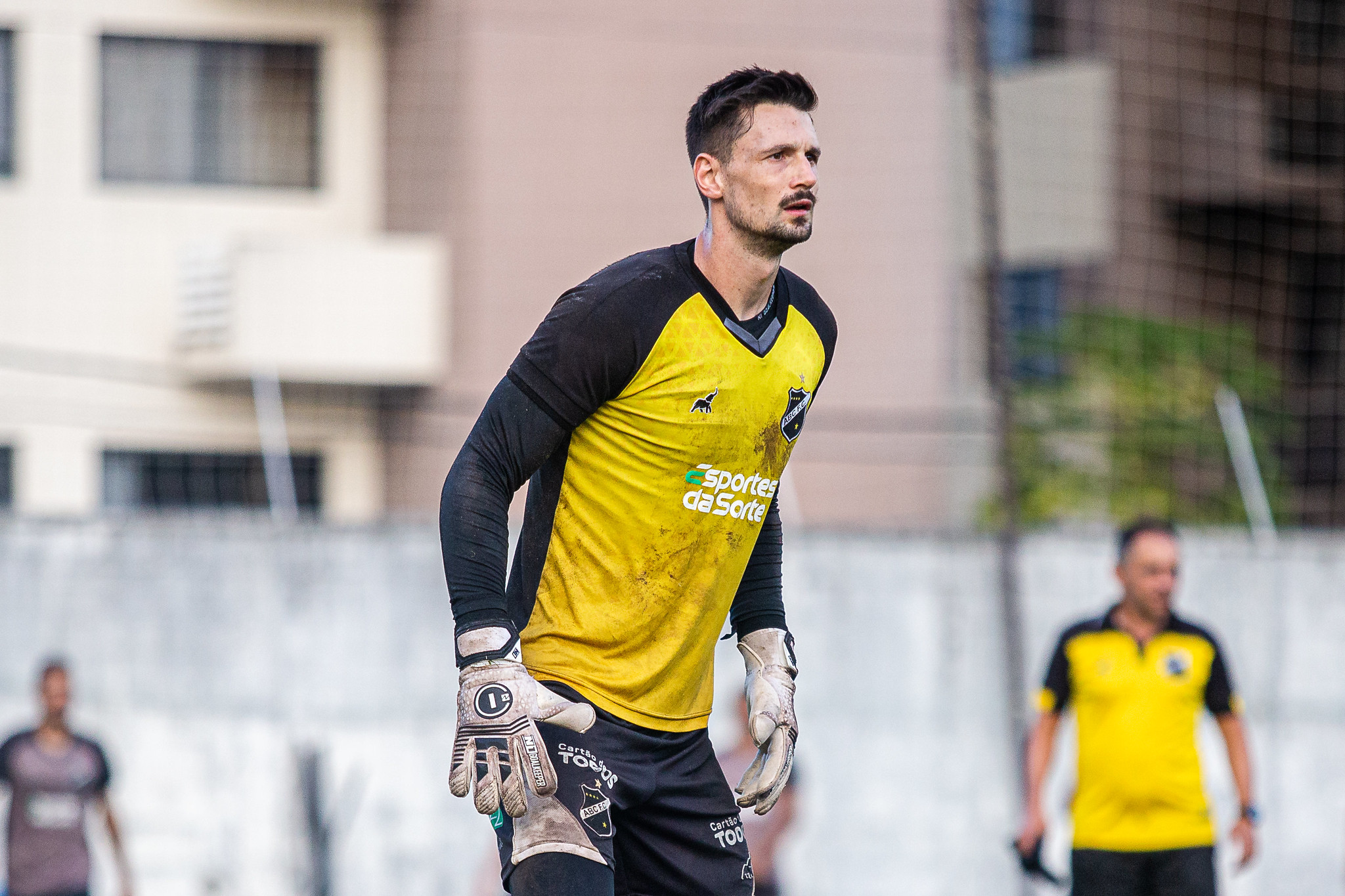 A oito pontos do primeiro time fora do Z-4, goleiro Michael diz que ABC ainda “não jogou a toalha” na Série B
