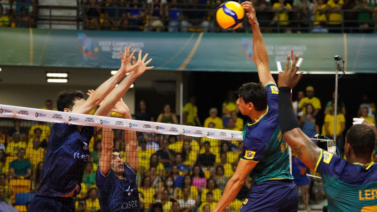 Saques viram diferencial do Brasil no início do Sul-Americano de Vôlei 1 Central Otávio em jogo entre Brasil e Chile no Sul-Americano de Vôlei