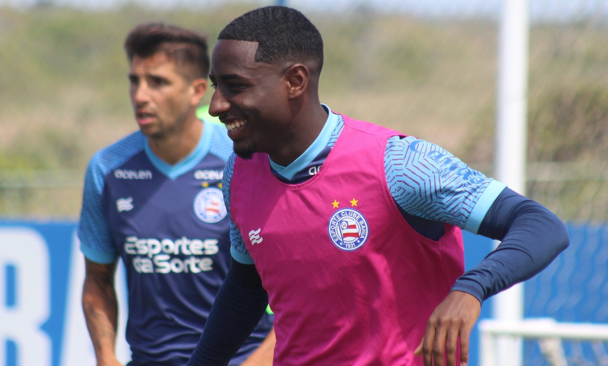 Bahia quer escalar Kanu contra o Botafogo e aguarda documentação para efetivar compra