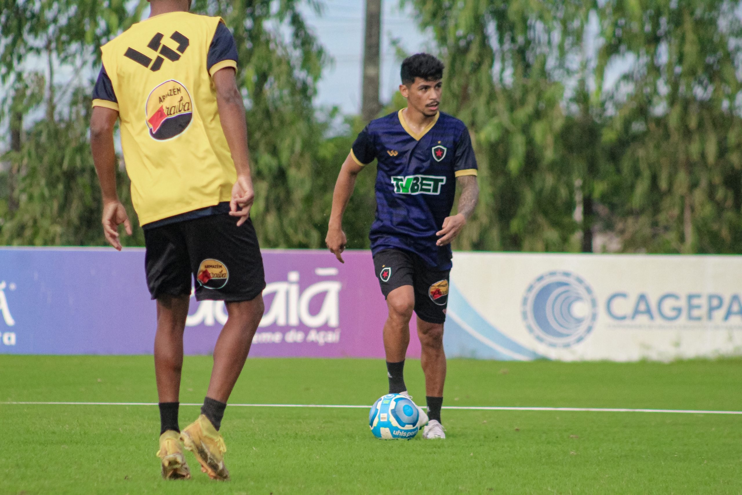 Suspenso, Renatinho desfalca Botafogo-PB contra o CSA