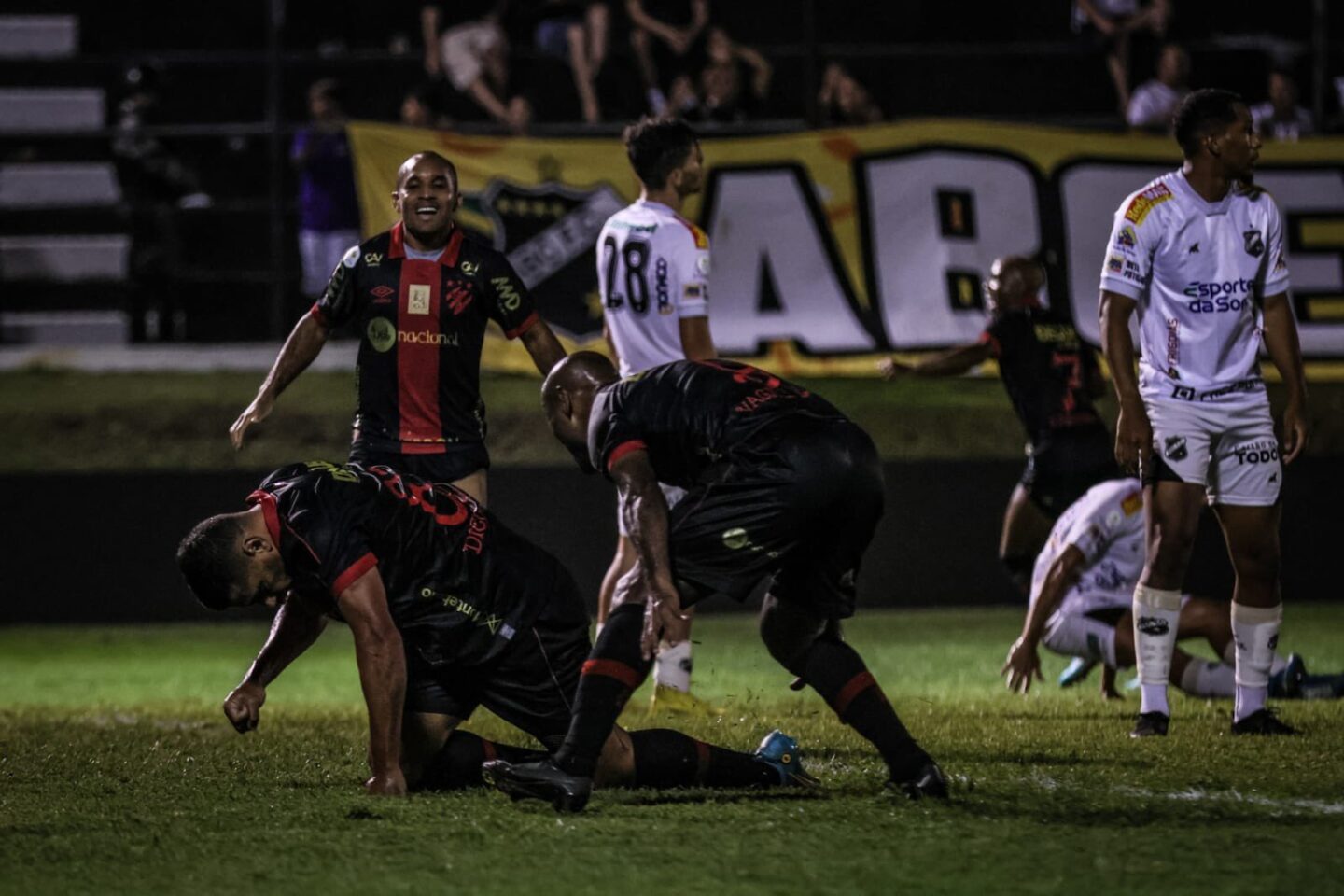 Diego Souza não terá contrato renovado pelo Sport e deve se aposentar do futebol aos 38 anos 1 Diego Souza comemora gol em sua volta ao Sport contra o ABC