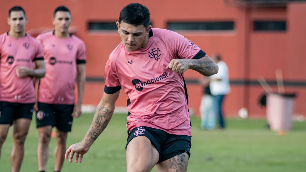 Vitória: Felippe Borges é relacionado pela primeira vez e pode ser novidade na lateral diante do Tombense 1 Felippe Borges, lateral-esquerdo do Vitória