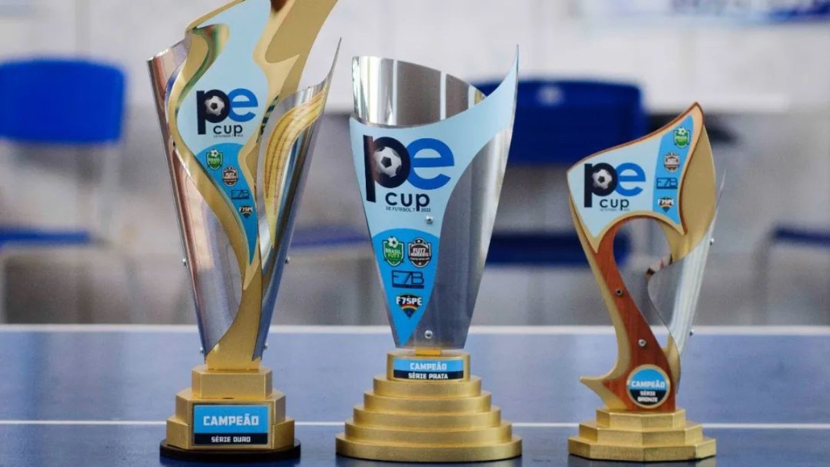 Taças da Edição de 2022 da PE CUP. Foto: Divulgação/PE CUP Brasil