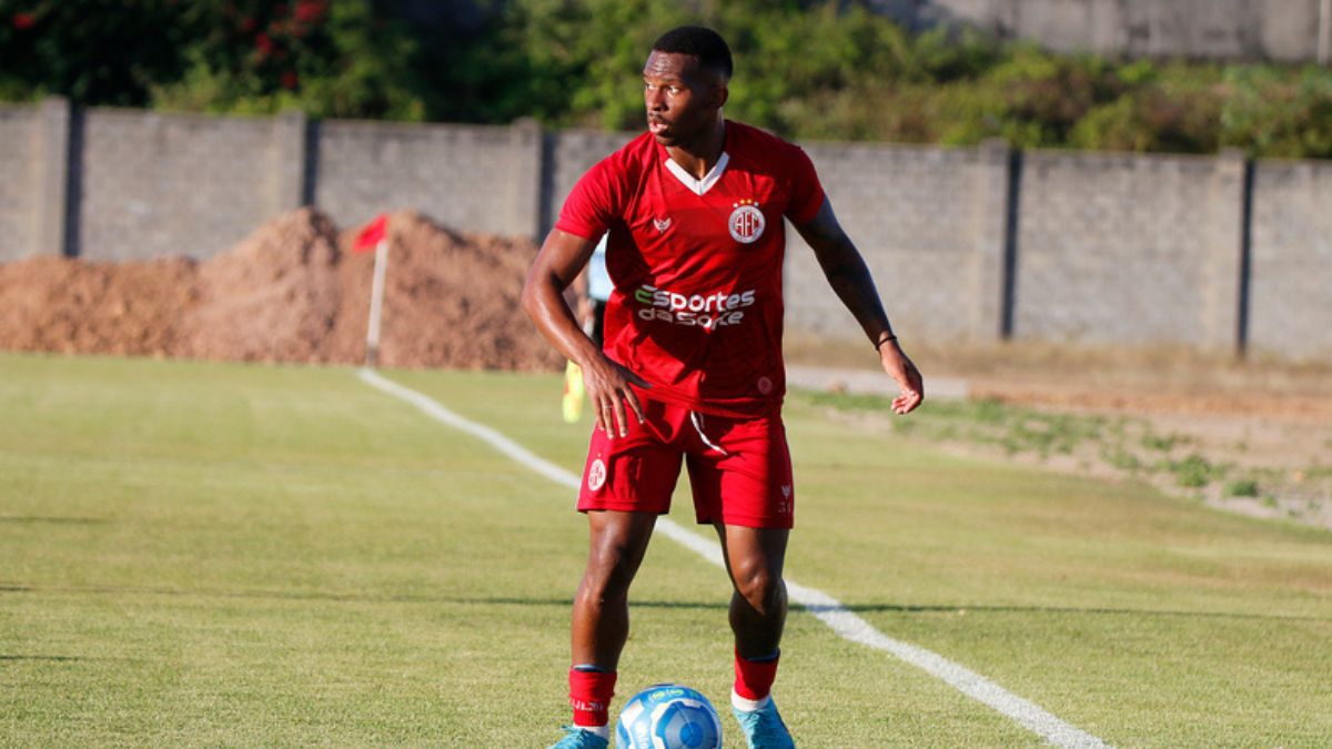 Último reforço adquirido pelo Botafogo, Lucas Cardoso, diz estar