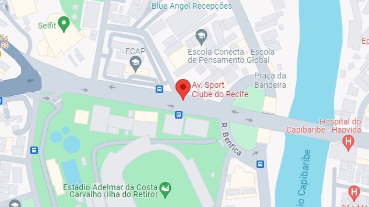 Santa Cruz: Lei municipal altera nome de avenida onde se localiza estádio do Arruda 2 Renomear avenida onde se localiza estádio não é exclusividade do Santa Cruz, trecho da Abdias de Carvalho onde se localiza a Ilha do Retiro foi denominada Avenida Sport Club do Recife