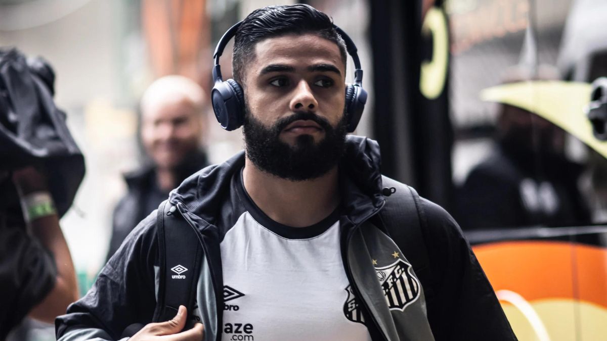 Fortaleza demonstra interesse na contratação do lateral Felipe Jonatan, do Santos