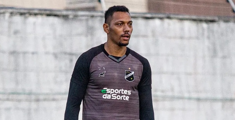 ABC anuncia rescisão contratual com o lateral Alex Silva