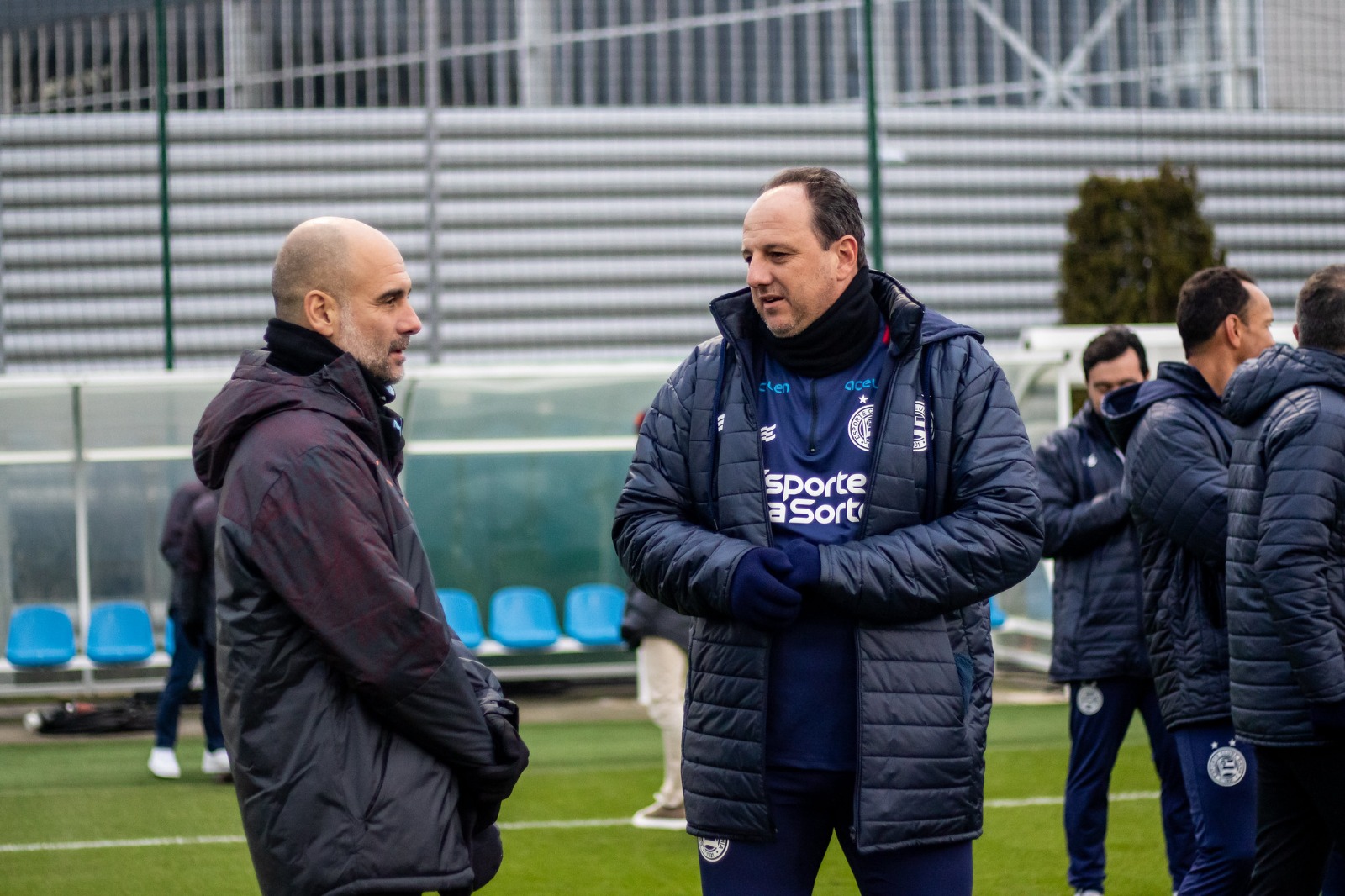 Guardiola chama Rogério Ceni de “lenda” diz aguardar convite do Bahia para ir ao Brasil