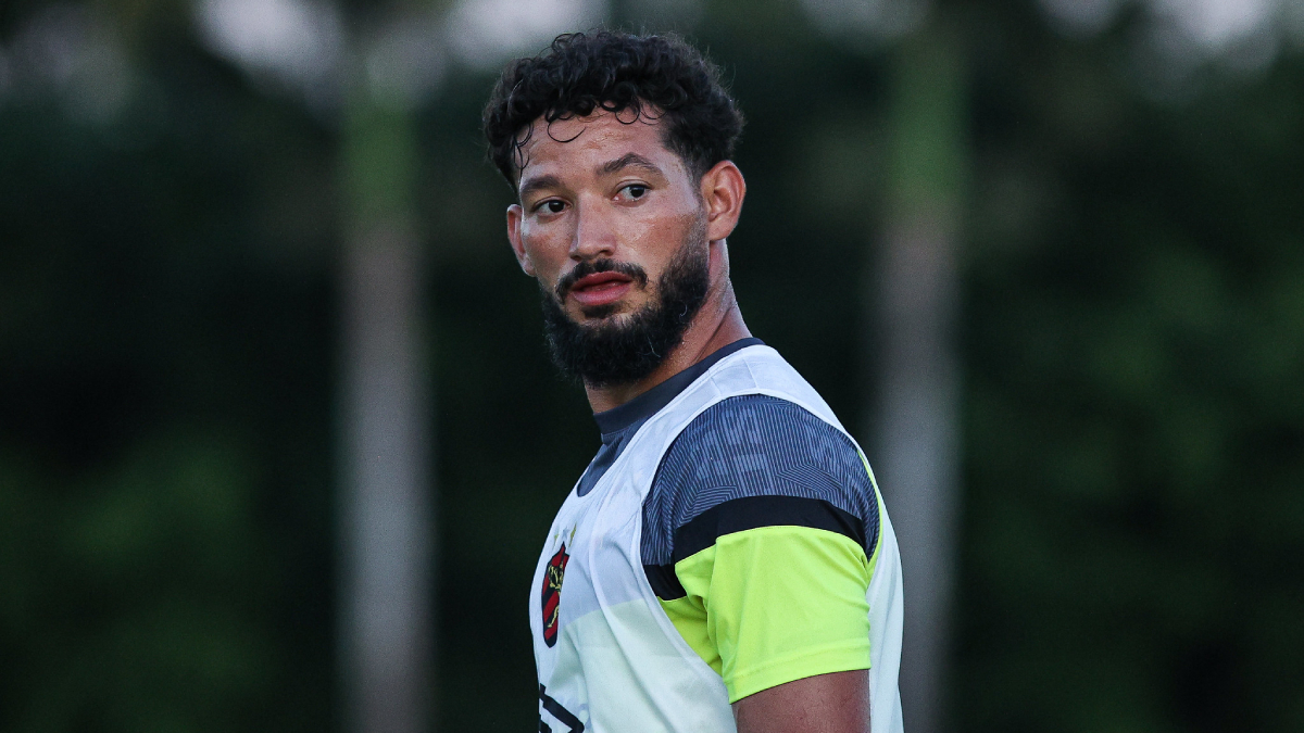 Arthur Caíke e Riquelme são regularizados e viram opções no Sport para duelo contra o Retrô, pelo Estadual