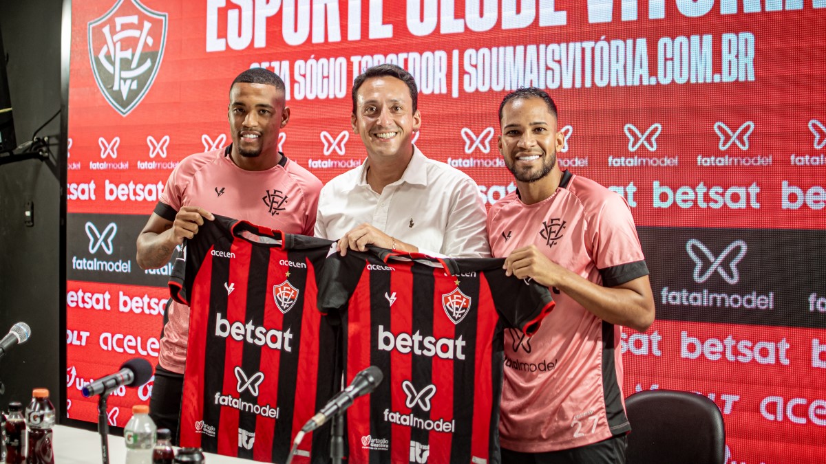 Vitória: Everaldo e Alerrandro são apresentados e estão na relação para duelo contra Juazeirense 1 Alerrandro, Ítalo Rodrigues e Everaldo, do Vitória
