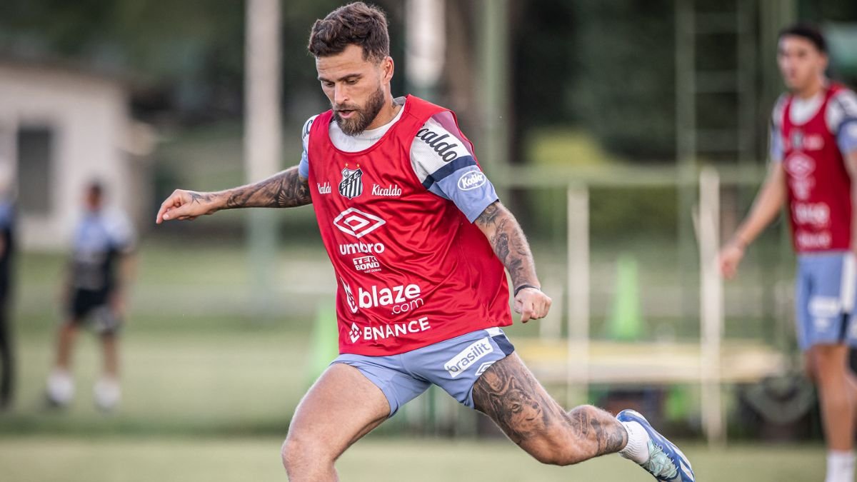 Lucas Lima negocia saída do Santos para o Sport
