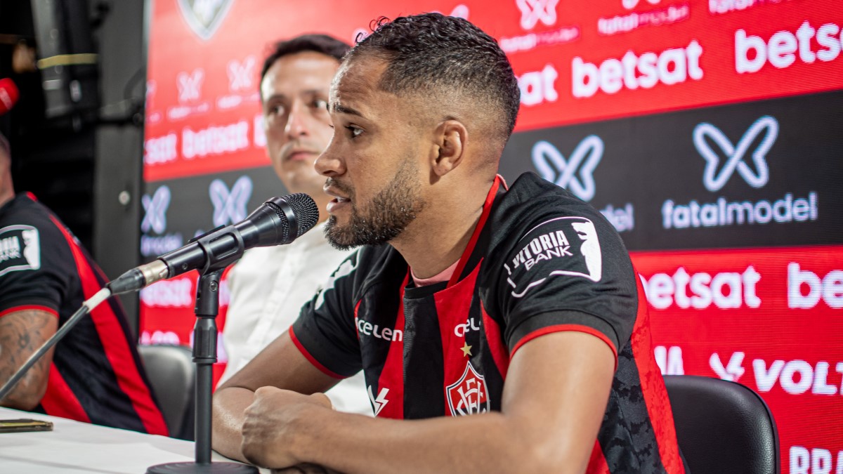 Vitória: Everaldo e Alerrandro são apresentados e estão na relação para duelo contra Juazeirense 2 Everaldo, atacante do Vitória