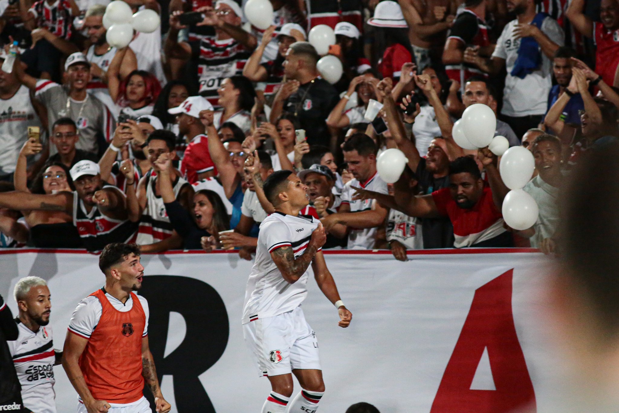 Santa Cruz:  Em oito rodadas da Série D, Thiaguinho é o atleta com mais participações em gols pelo clube