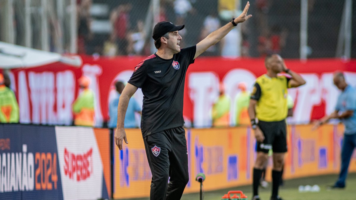 Treinador do Vitória enaltece controle do jogo e ressalta importância de vencer acima de jogar bem neste início de ano