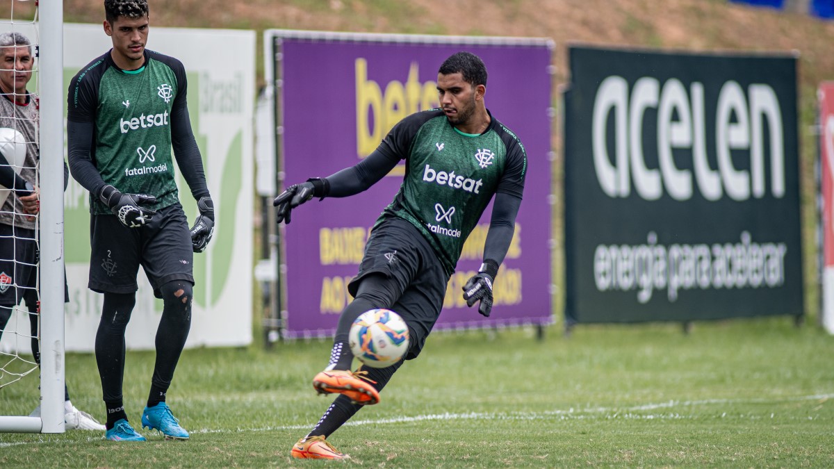 Vitória confirma lesão no joelho do goleiro Lucas Arcanjo e projeta tempo de recuperação