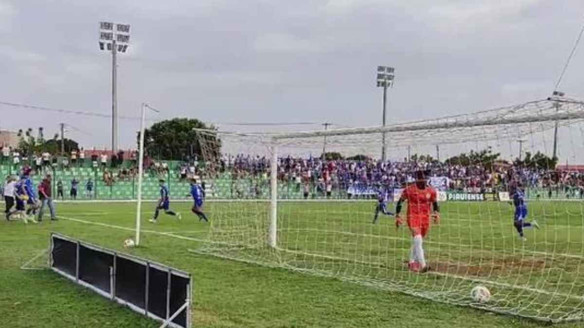 Piauiense: Oeirense vence Fluminense, e Parnahyba goleia Corisabbá