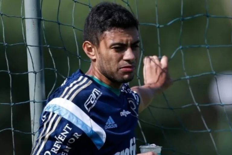 Cleiton Xavier, ex-jogador do Palmeiras, Sport e CSA, é preso em Alagoas por falta de pagamento da pensão