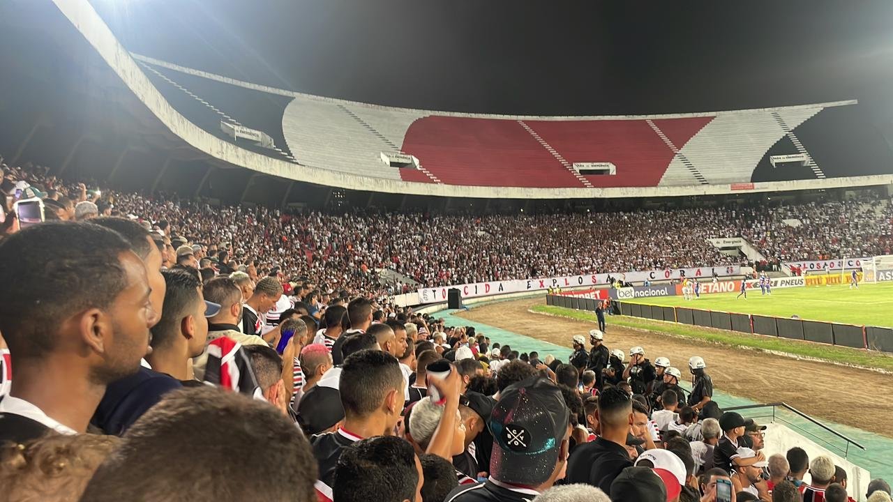 Estádio do Arruda recebeu público de 18 mil torcedores para a estreia do Pernambucano 2024 contra o Maguary