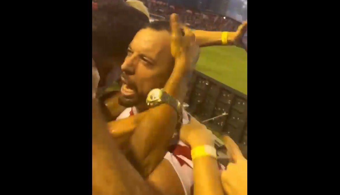 Náutico: Paulo Sérgio comemora gol em clássico com a torcida e bebe cerveja de alvirrubro