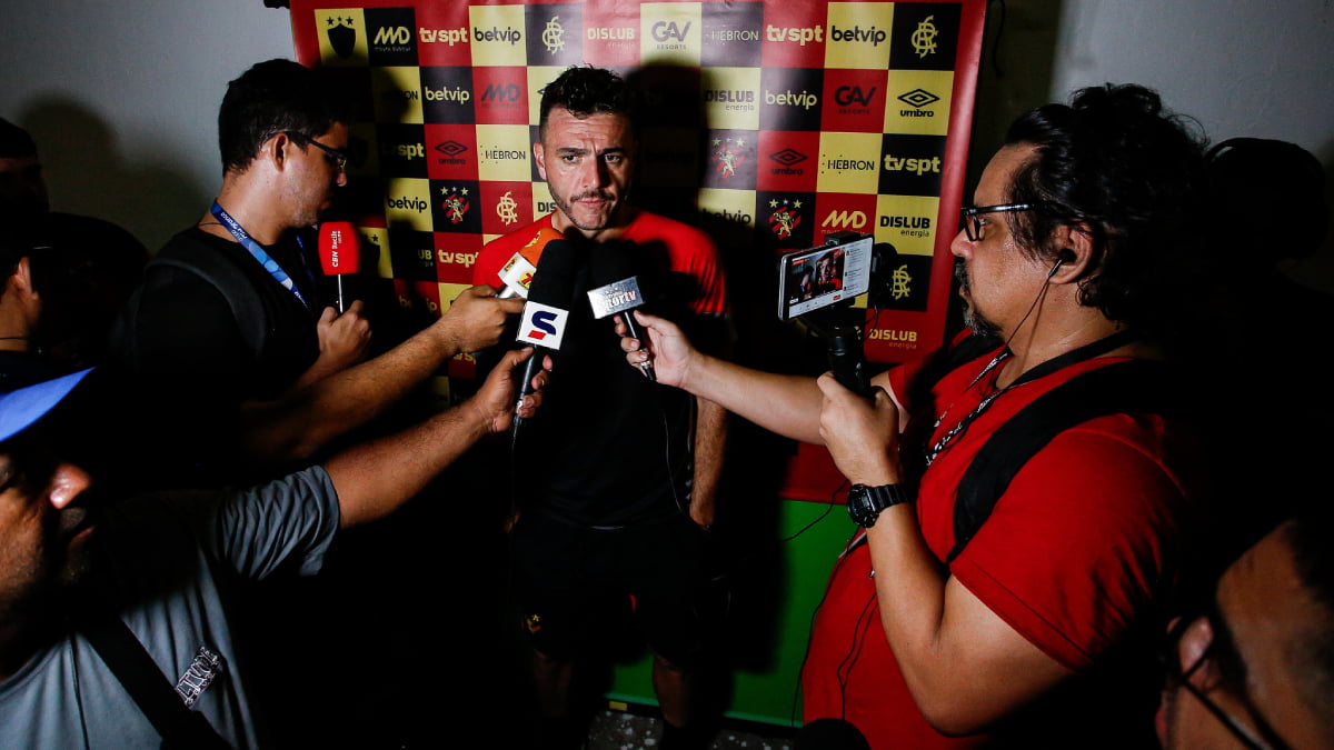 Após derrota para o Náutico, técnico do Sport muda foco para estreia na Copa do Brasil: “Não temos tempo para lamentar”