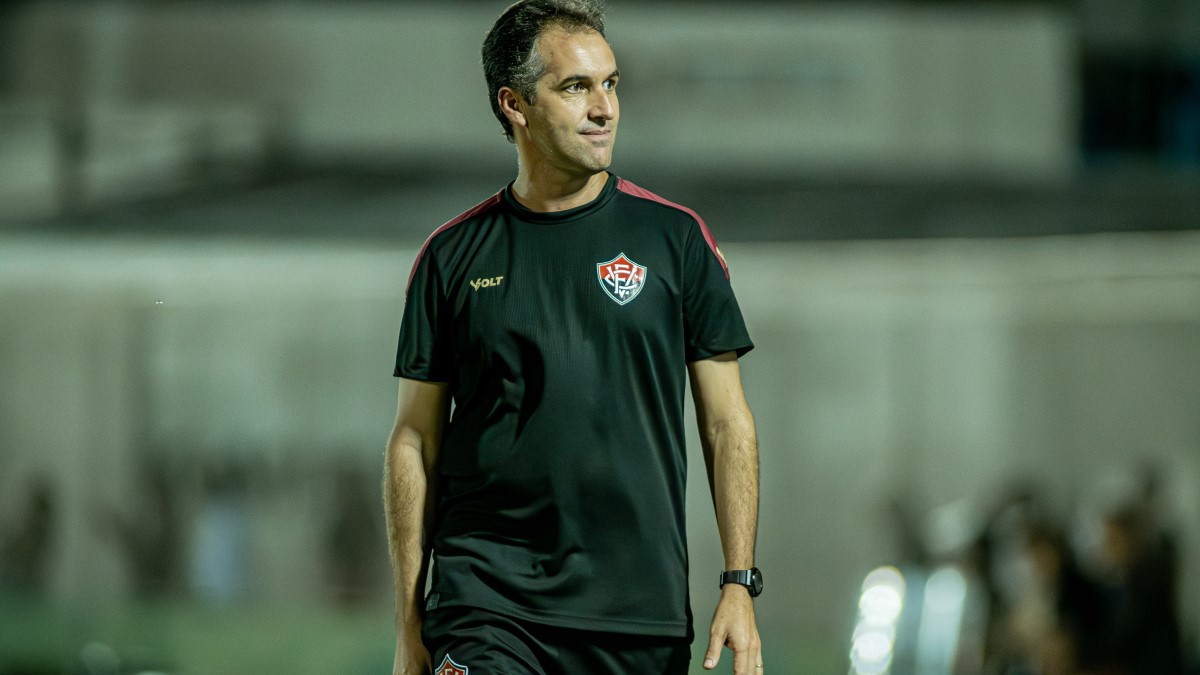 Técnico vê Vitória controlando Barcelona de Ilhéus e analisa “passo importante” por vaga na final do Baiano