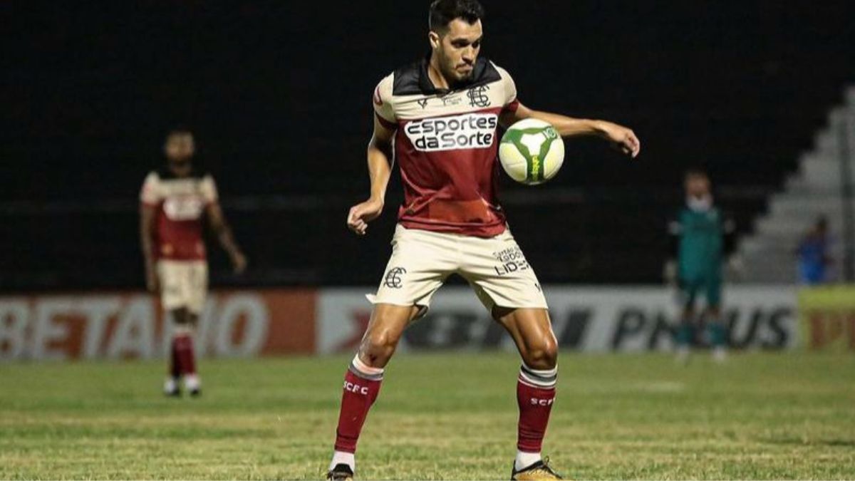 Lucas Siqueira vê semifinais sem vantagem e afirma querer colocar seu nome na história do Santa Cruz