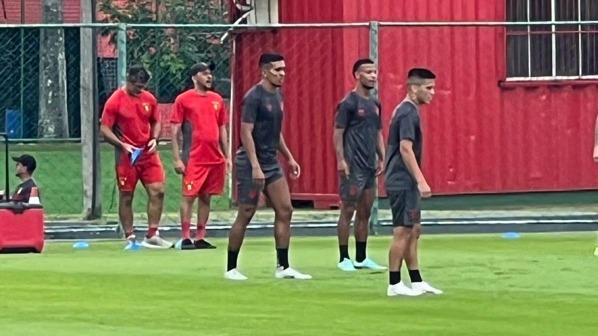 Sport realiza treino único para enfrentar o Porto e Igor Cariús aparece com o elenco no CT; Sabino da voltas no gramado