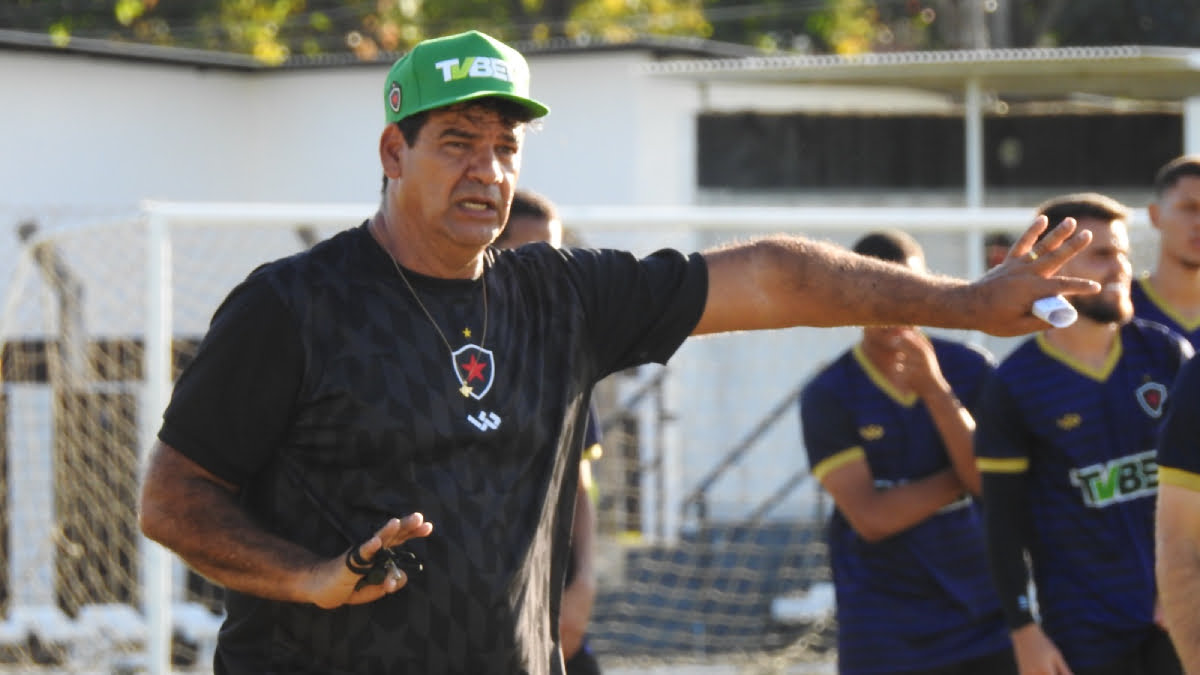 De olho no Fortaleza, Moacir Júnior realiza primeiro treino como técnico do Botafogo-PB