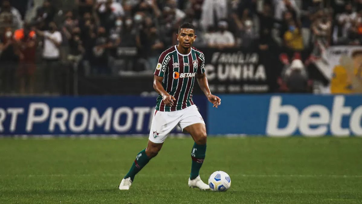 Conversas entre Sport e David Braz não avançam, e zagueiro deve permanecer no Fluminense