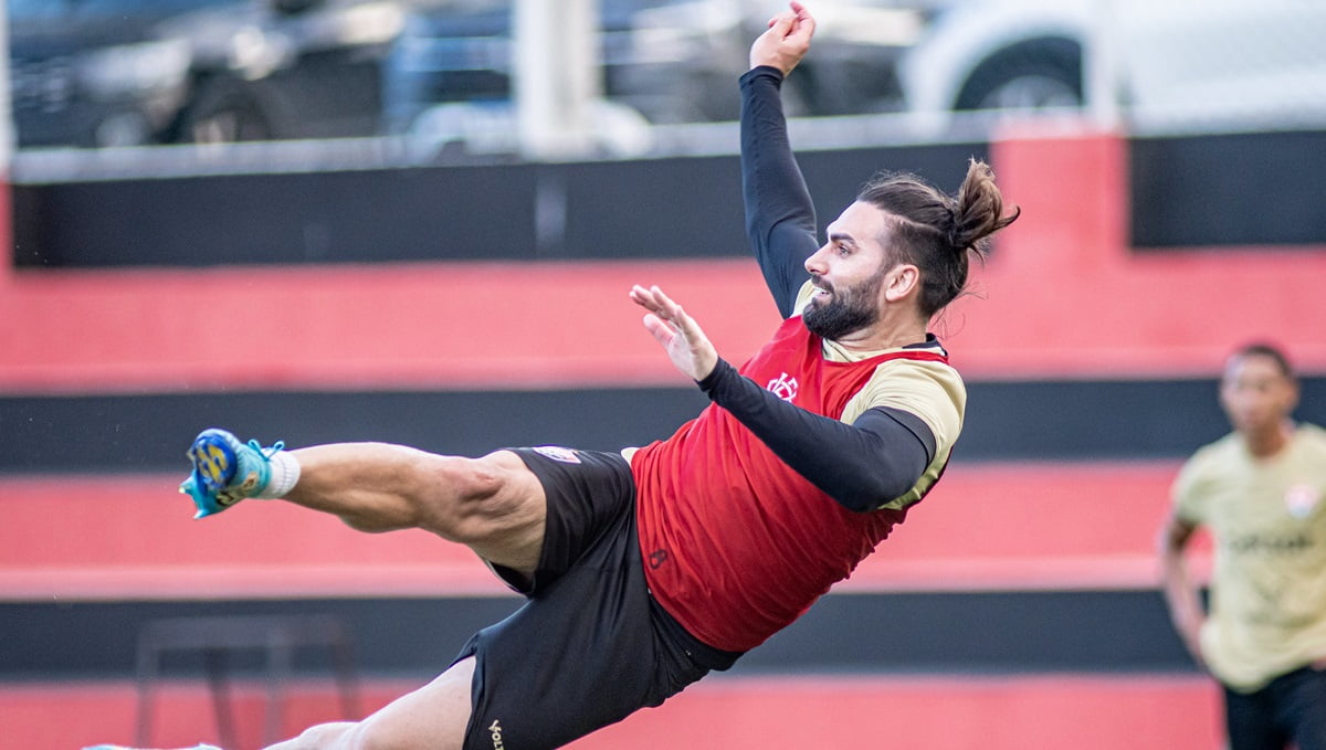 Vitória: Léo Gamalho é relacionado para jogo contra o Treze e pode estrear na temporada