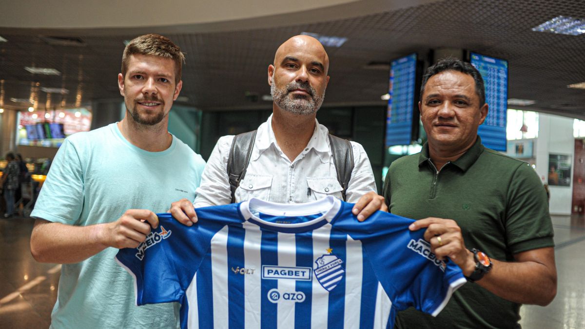 Novo treinador do CSA, Cristian de Souza desembarca em Maceió