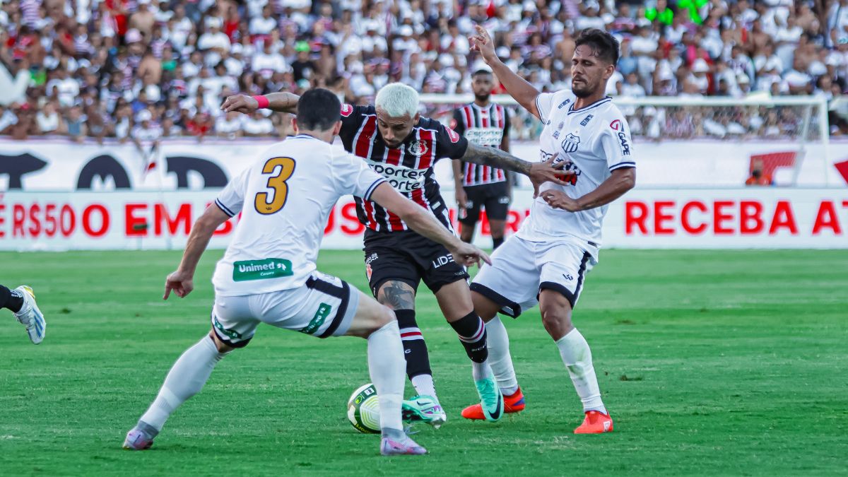 Santa Cruz x Central em partida das quartas de final do Pernambucano 2024 no estádio do Arruda