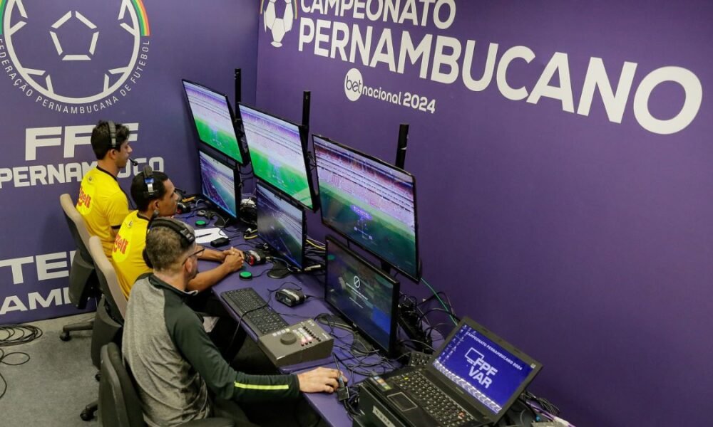 VAR em ação durante a semifinal entre Sport x SAnta Cruz pelo Pernambucano na Arena de Pernambuco