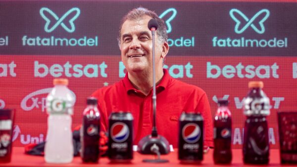 Vitória: Presidente estima prazo para que modelo de SAF seja definido 1 Fábio Mota, presidente do Vitória