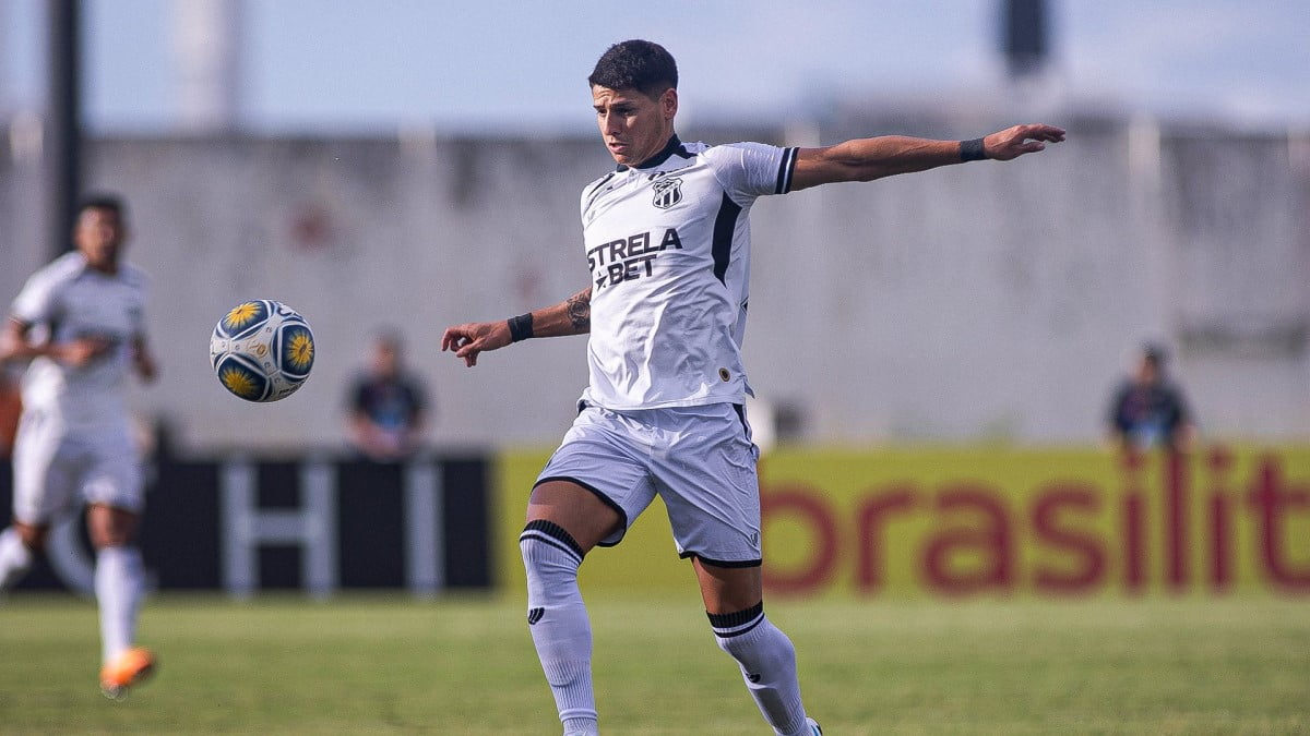 Facundo Barceló, atacante do Ceará, em jogo contra o Treze-PB