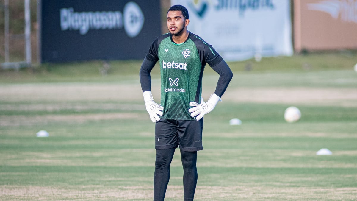 Vitória: Lucas Arcanjo se recupera de lesão e fica à disposição de Léo Condé para pegar o Itabuna