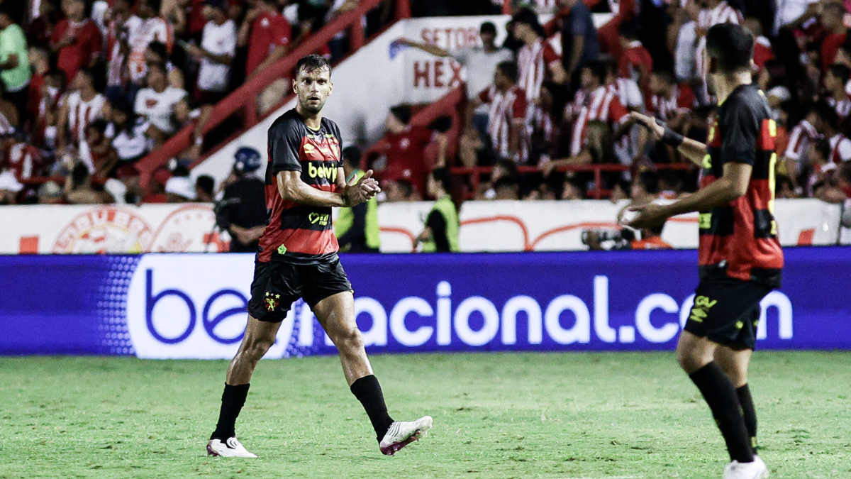 Autor de gol do Sport nos Aflitos, Thyere prega “pés no chão” após vitória diante do Náutico