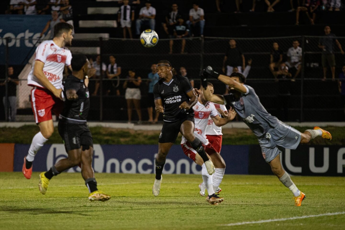 Em jogo bastante movimentado, ABC e CRB empatam pela Copa do Nordeste 1 ABC x CRB - Copa do Nordeste 2024