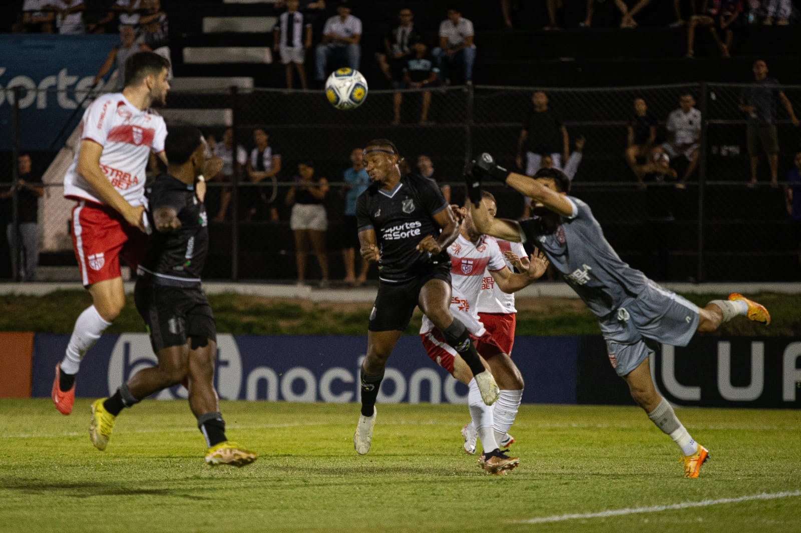 Em jogo bastante movimentado, ABC e CRB empatam pela Copa do Nordeste