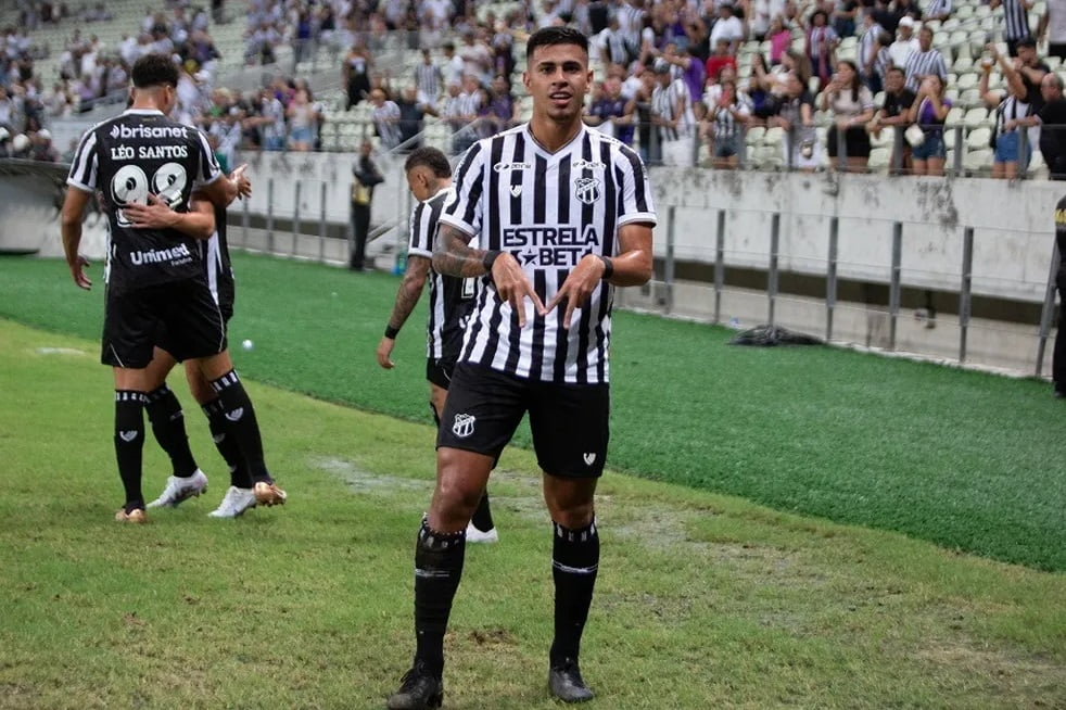 David Ricardo comemora dois anos no Ceará e faz planos para conquistar títulos e o acesso: “Honrado”