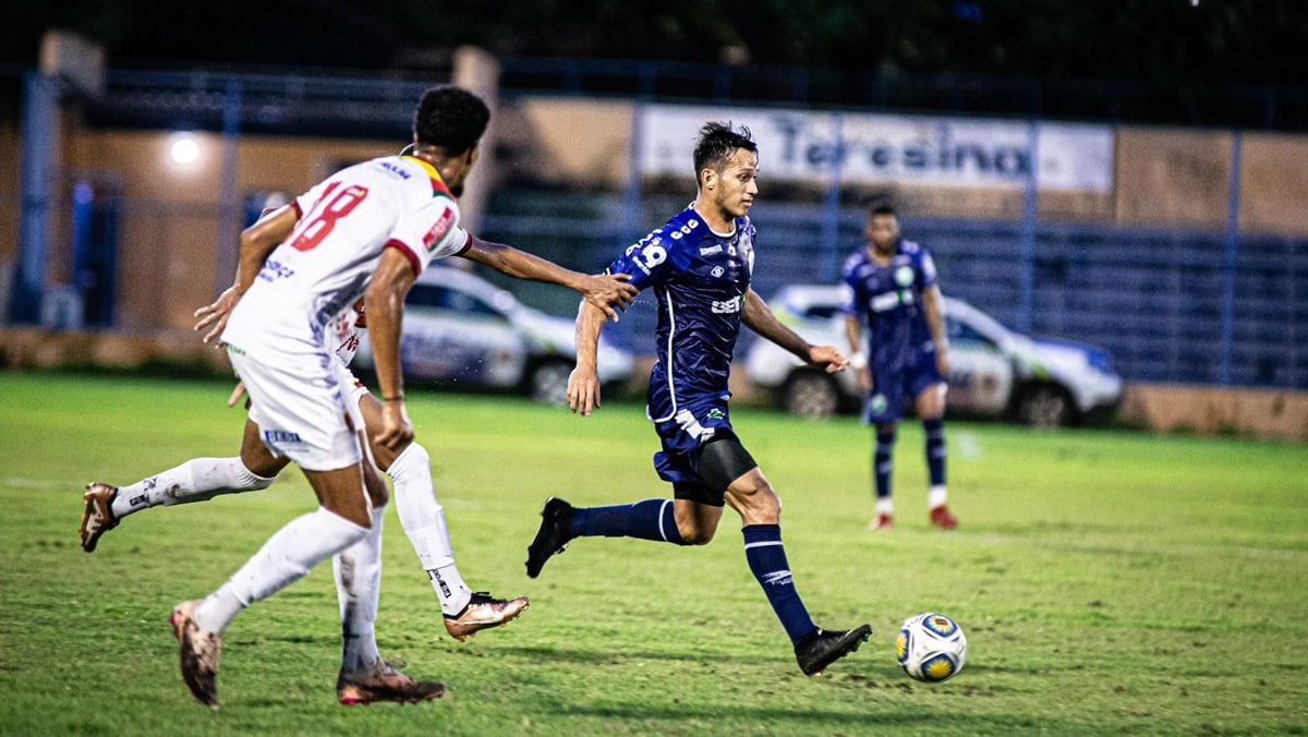 Petrolina sai na frente, mas Altos busca empate no final em amistoso