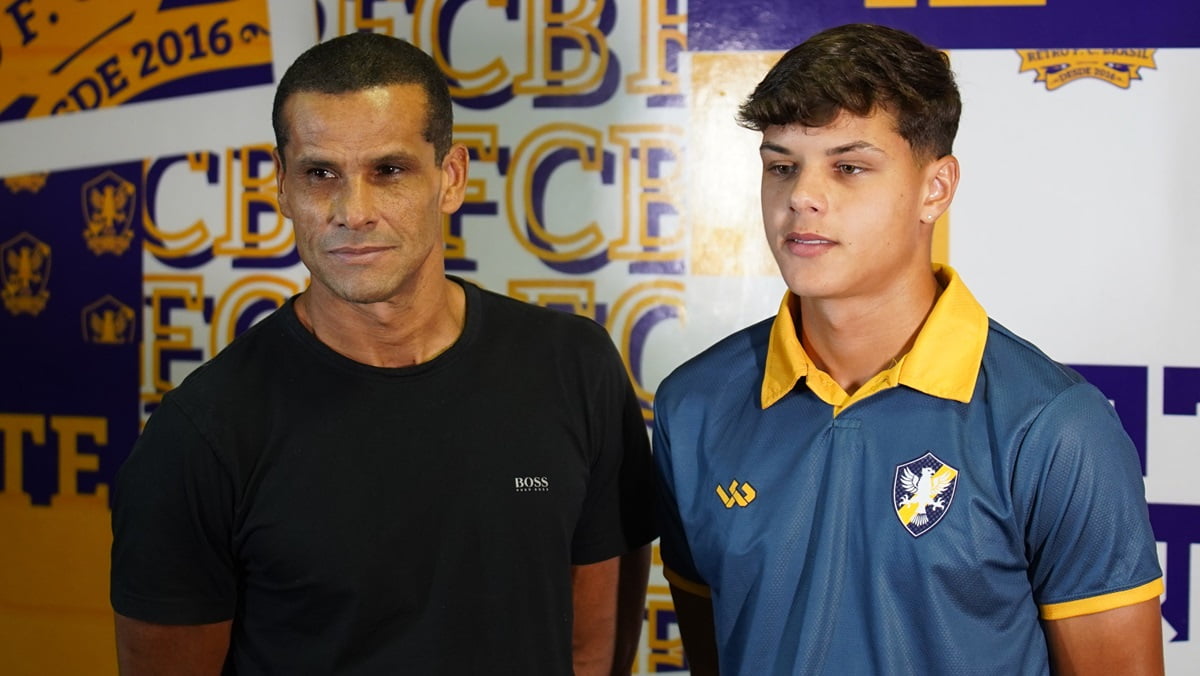 Retrô assina contrato profissional com atacante Isaque, filho do ex-craque Rivaldo