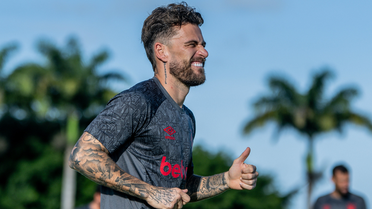 Diretor afirma que o Sport continua atento ao mercado, mas garante: "Não estamos desesperados" 1 Posts