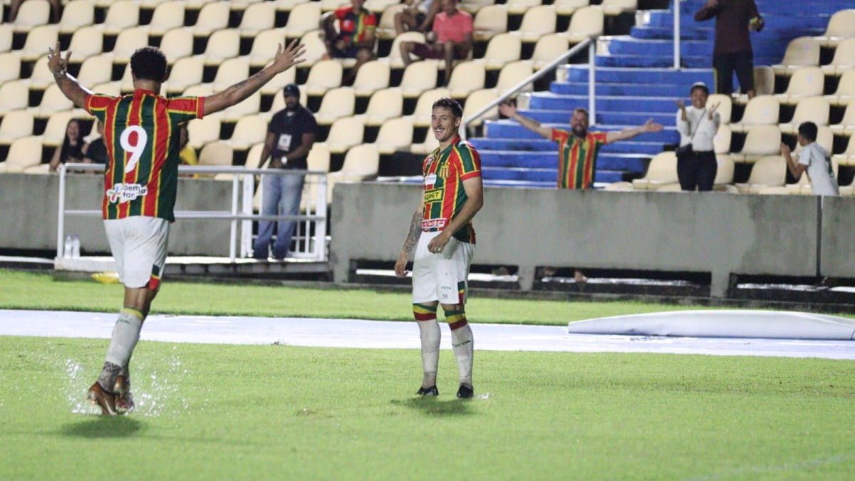 João Felipe, atacante do Sampaio Corrêa, marcou dois gols na semifinal do Campeonato Maranhense contra o Imperatriz