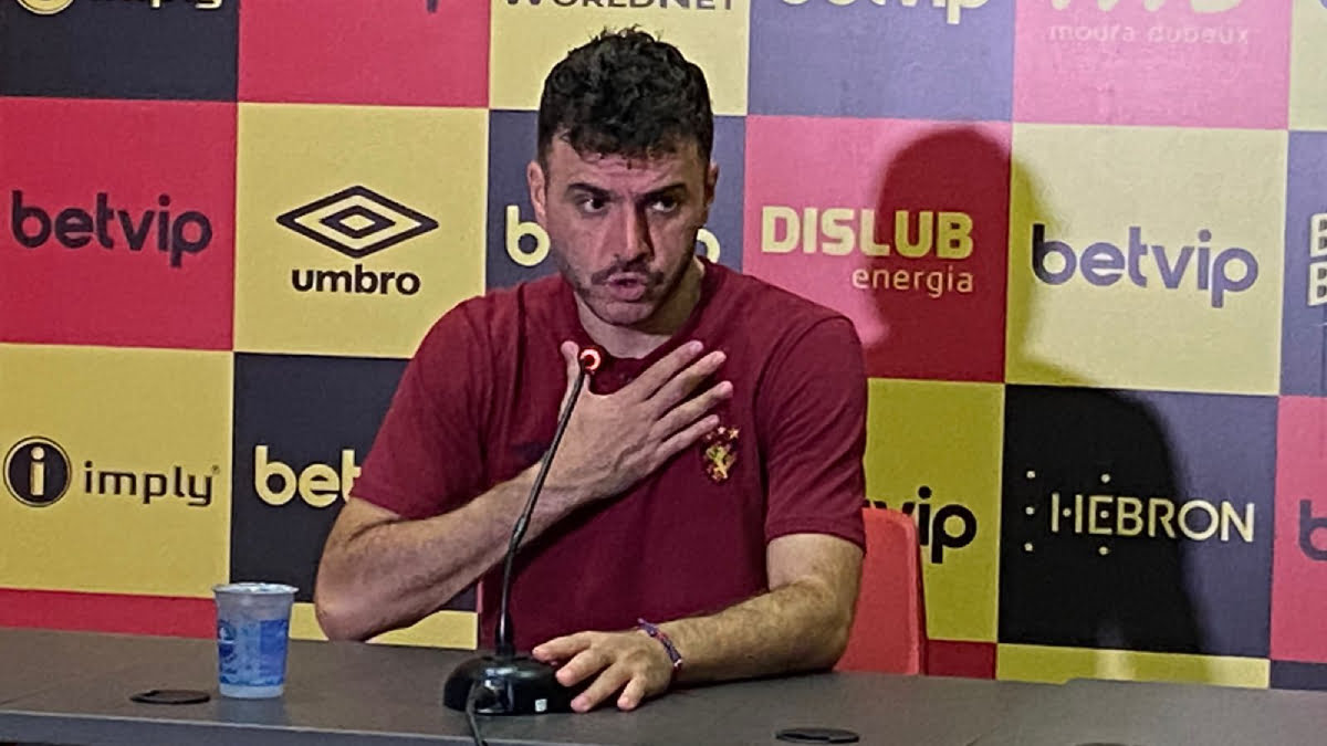 Mariano Soso explica utilização de Barletta como lateral, e chama responsabilidade após derrota do Sport: “Minha culpa”