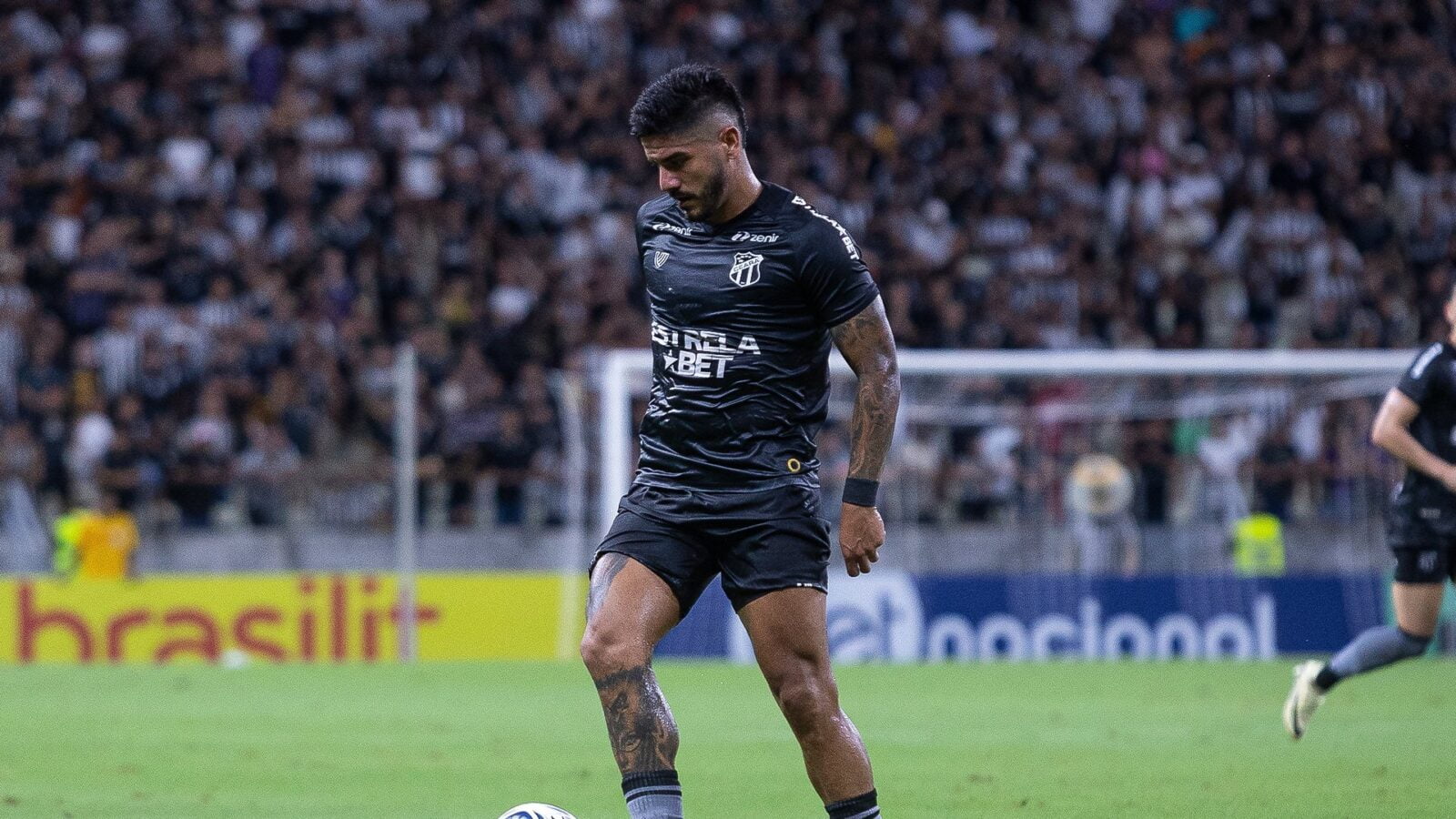 Saulo Mineiro e Jorge Recalde retornam de suspensão e reforçam o Ceará contra o Botafogo-SP 1 Recalde - Meio-Campo - Ceará