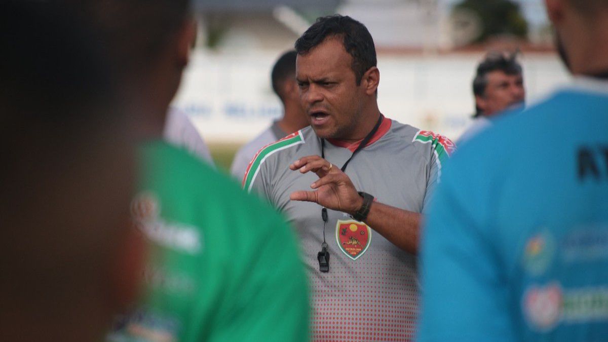 Petrolina anuncia a saída do técnico William Lima