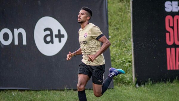 Willian Oliveira tem lesão no ligamento colateral medial do joelho e desfalca o Vitória 1 Willian Oliveira - Vitória
