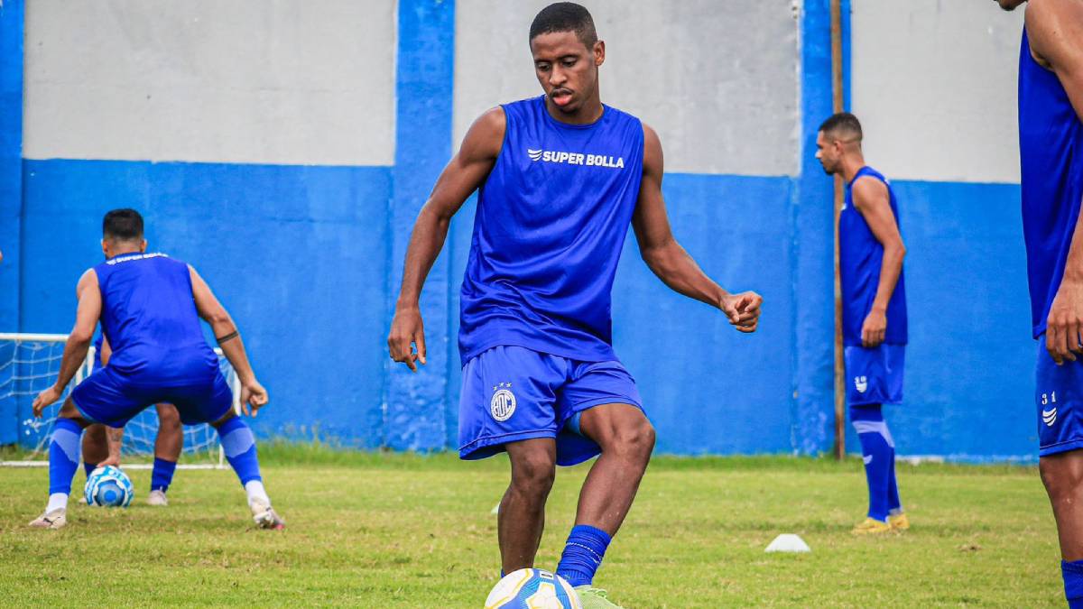 Confiança finaliza preparação para duelo contra a Ferroviária-SP